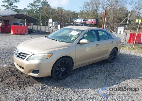 2011 Toyota Camry Le z USA, uszkodzony, nr VIN 4T1BF3EK0BU735118
